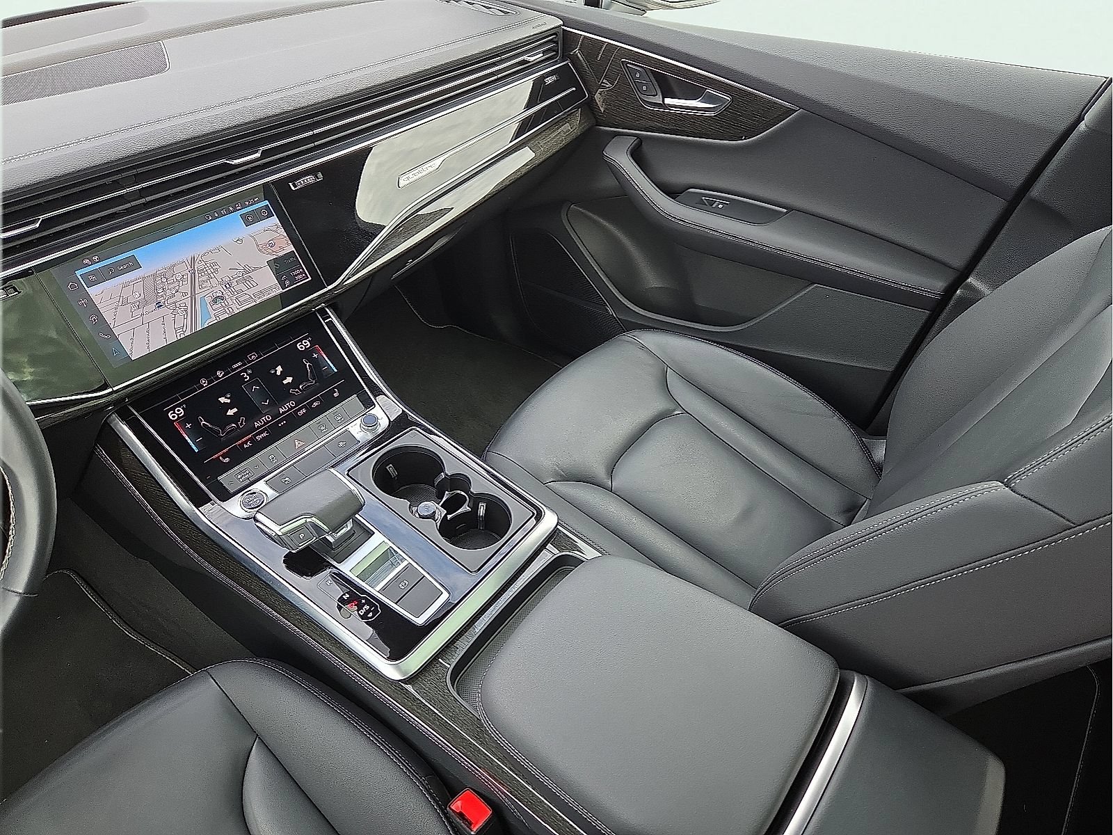Used 2025 Audi Q7 3.0T Premium Plus AWD/4WD image 13