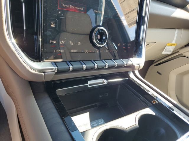 New 2026 GMC Yukon XL Denali w/ Denali Reserve Package AWD/4WD image 23