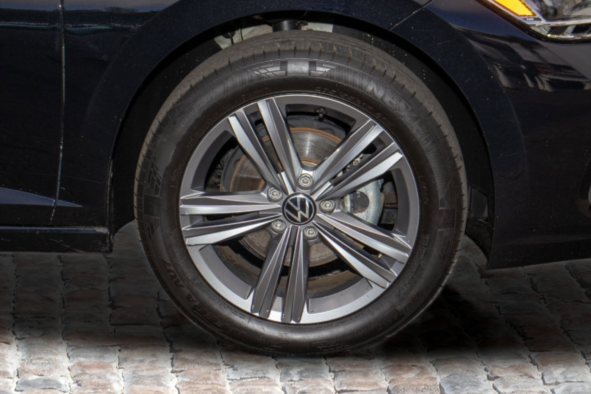 Used 2023 Volkswagen Jetta SE image 36