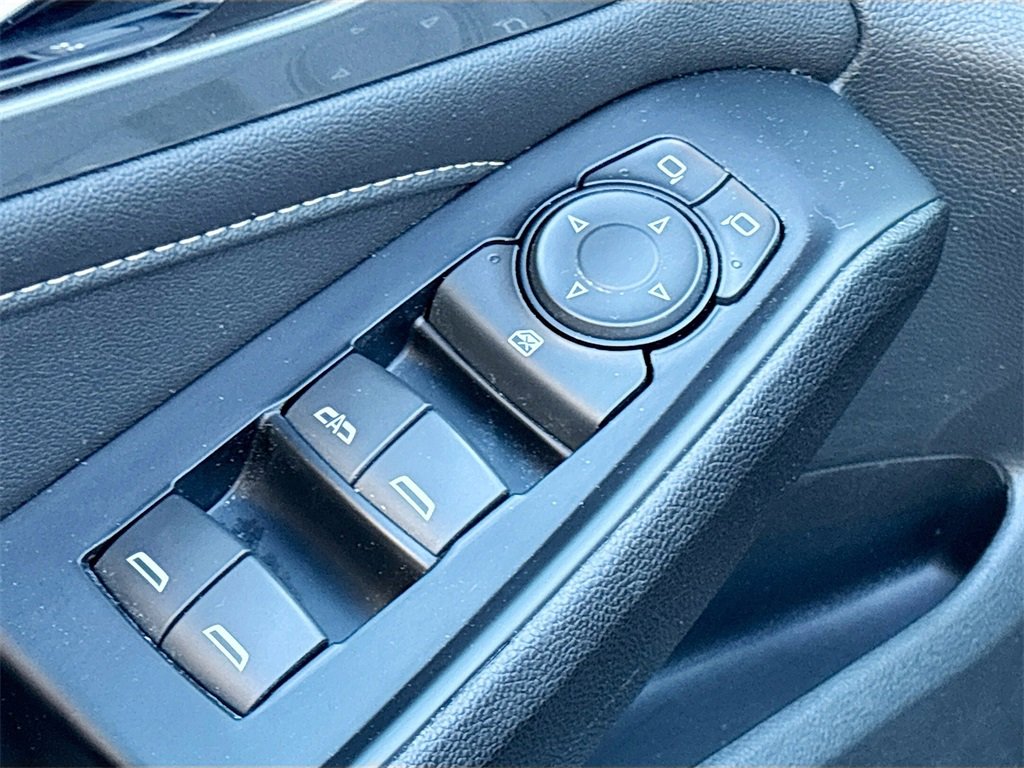 Used 2023 Chevrolet Traverse LT image 17