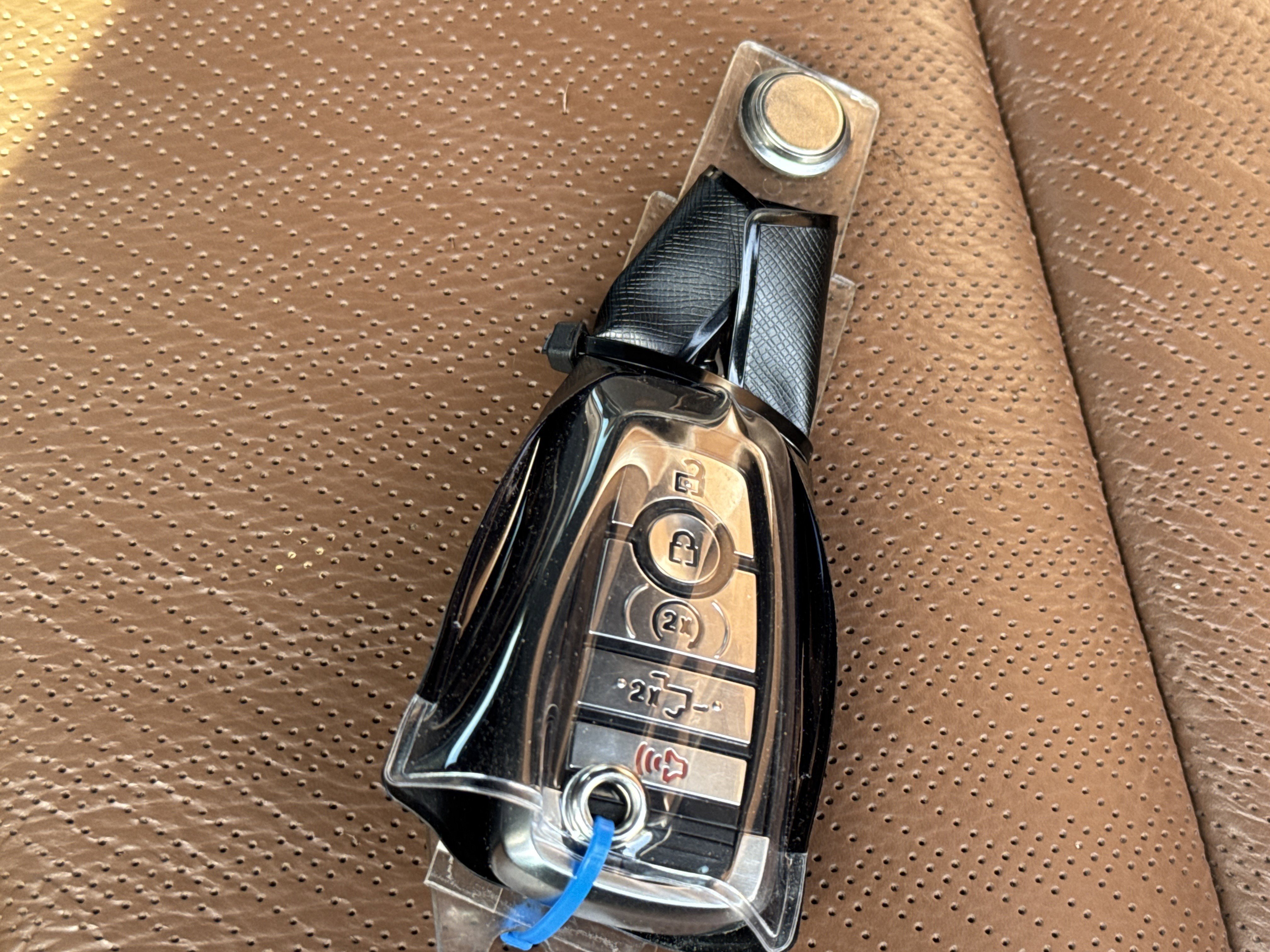 Used 2025 Ford F250 King Ranch w/ FX4 Off-Road Package image 39