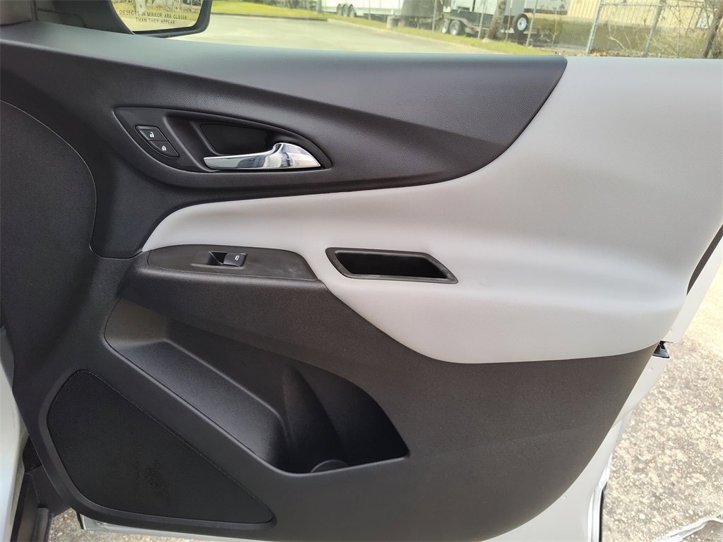 Used 2021 Chevrolet Equinox LS image 31