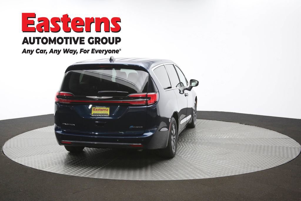 Used 2023 Chrysler Pacifica Touring-L FWD image 41