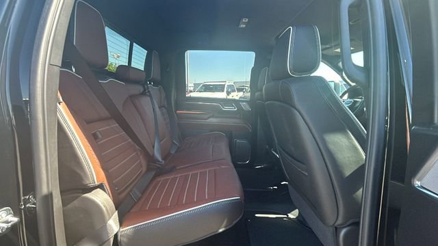 Used 2025 GMC Sierra 2500 Denali Ultimate image 13