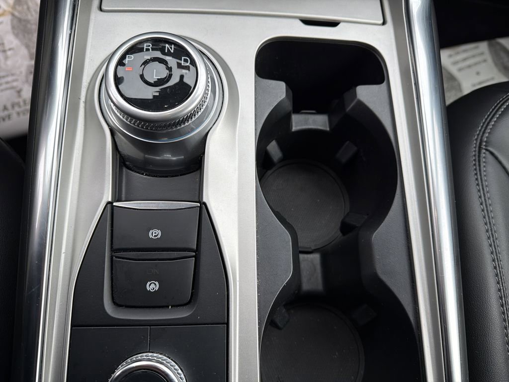 Used 2022 Ford Explorer XLT w/ Equipment Group 202A image 24