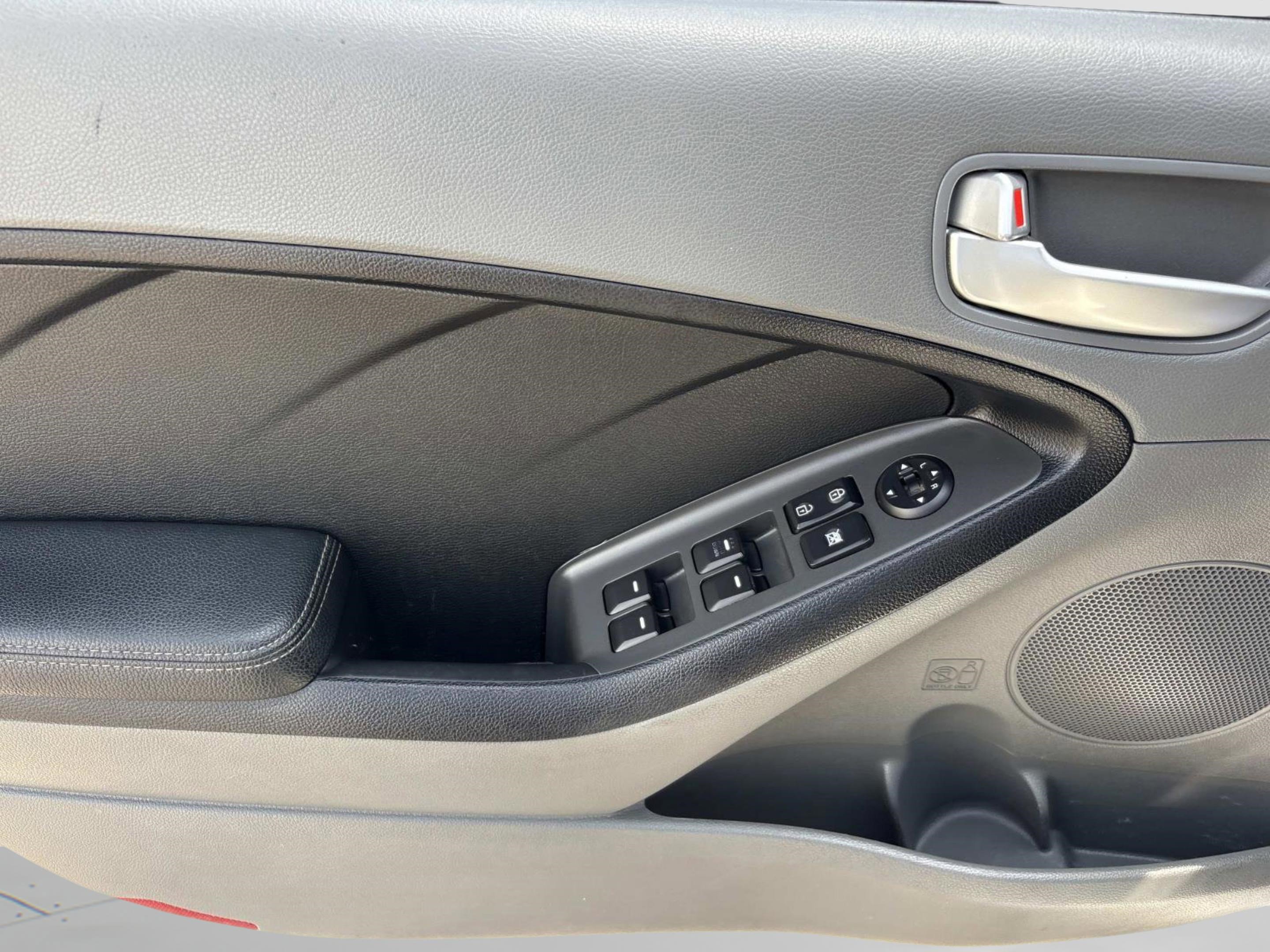 Used 2017 Kia Forte LX FWD image 19