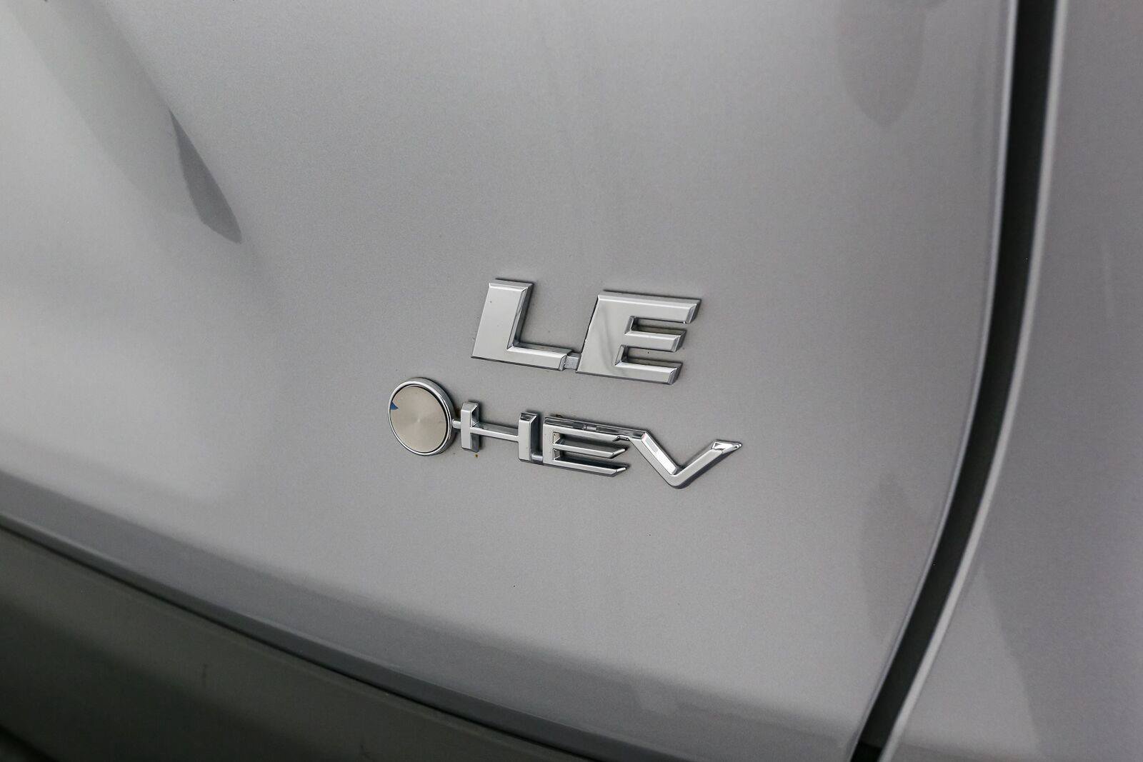 Used 2025 Toyota RAV4 LE AWD/4WD image 11