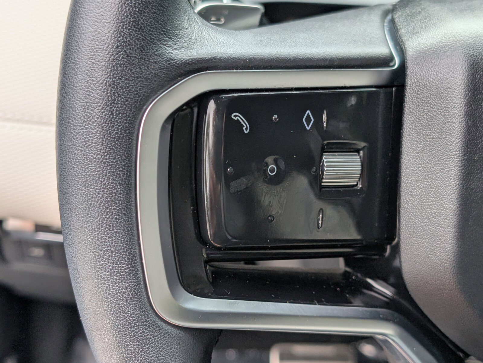 Used 2023 Land Rover Discovery Sport S R-Dynamic image 36