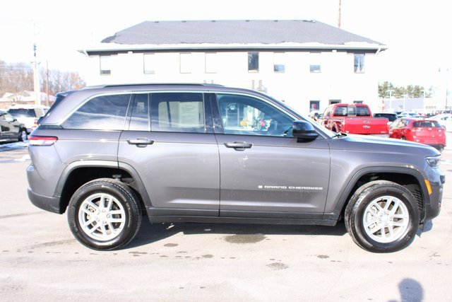 Used 2024 Jeep Grand Cherokee Laredo X w/ Luxury Tech Group I image 6