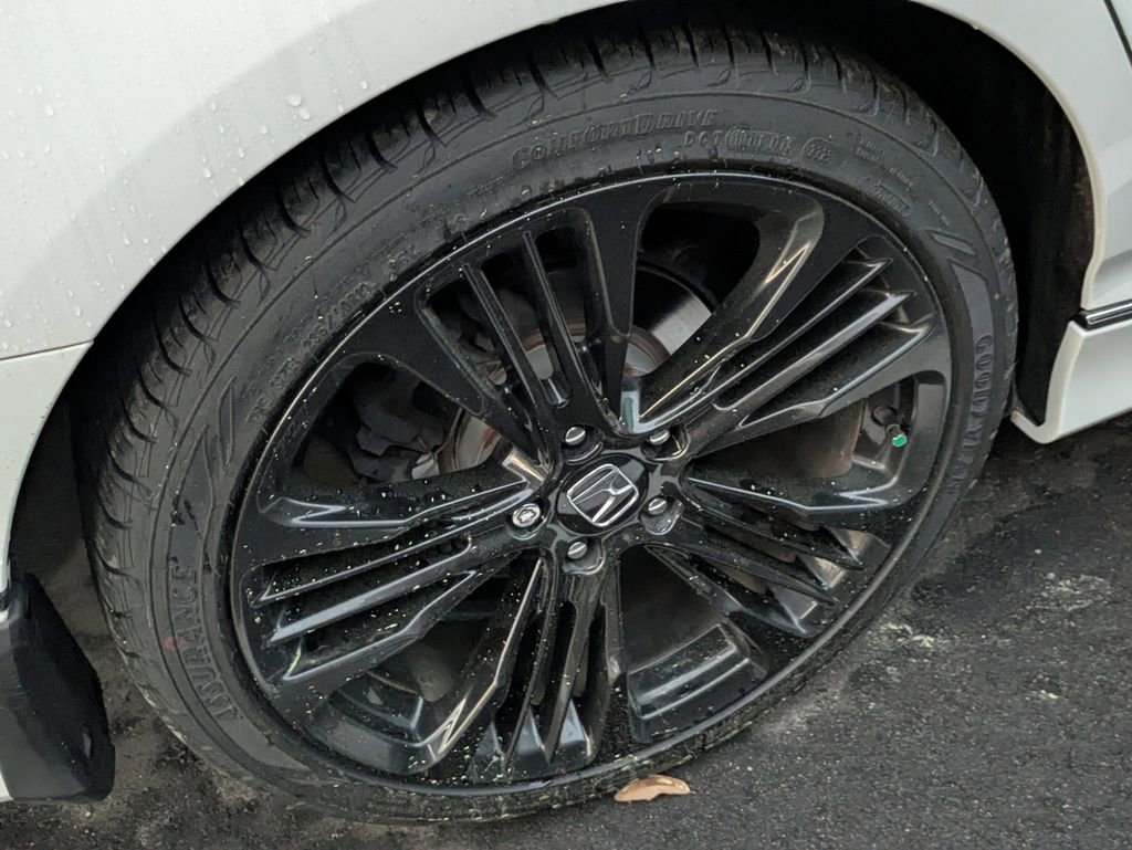 Used 2019 Honda Accord Touring image 8