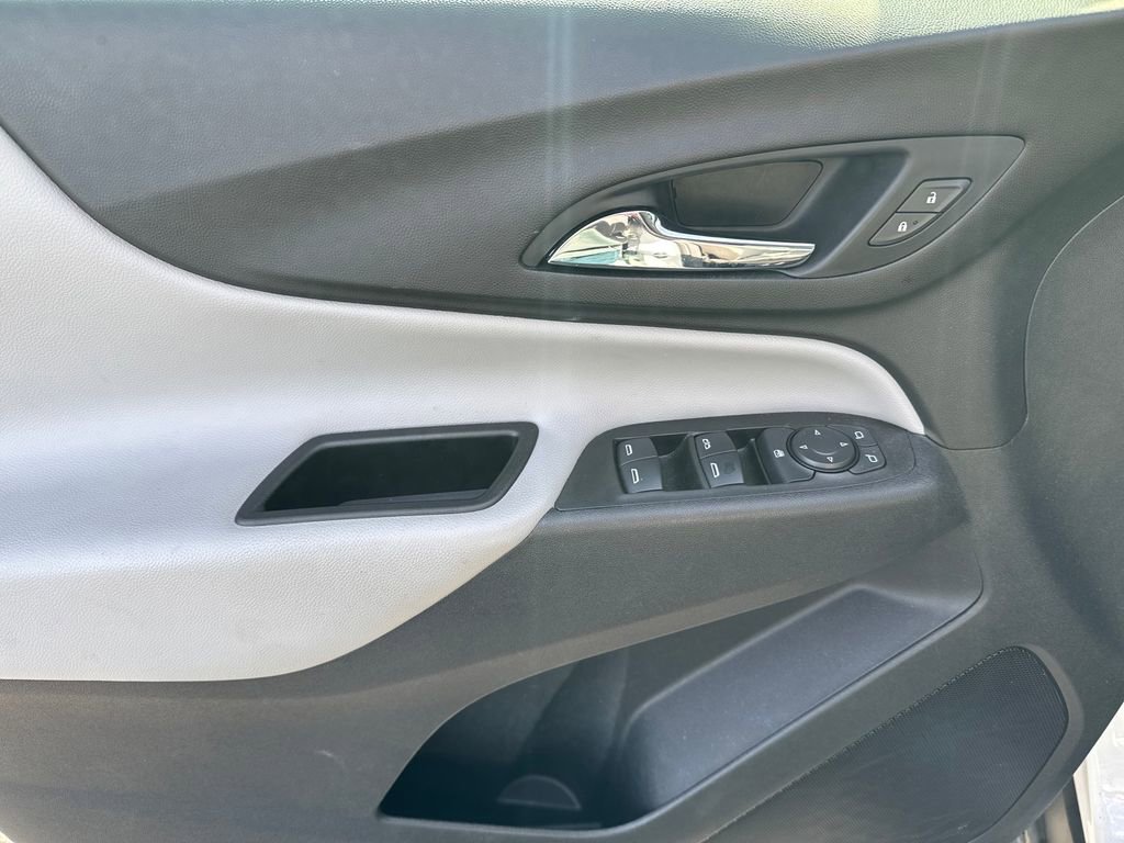 Used 2021 Chevrolet Equinox LS w/ LS Convenience Package image 12