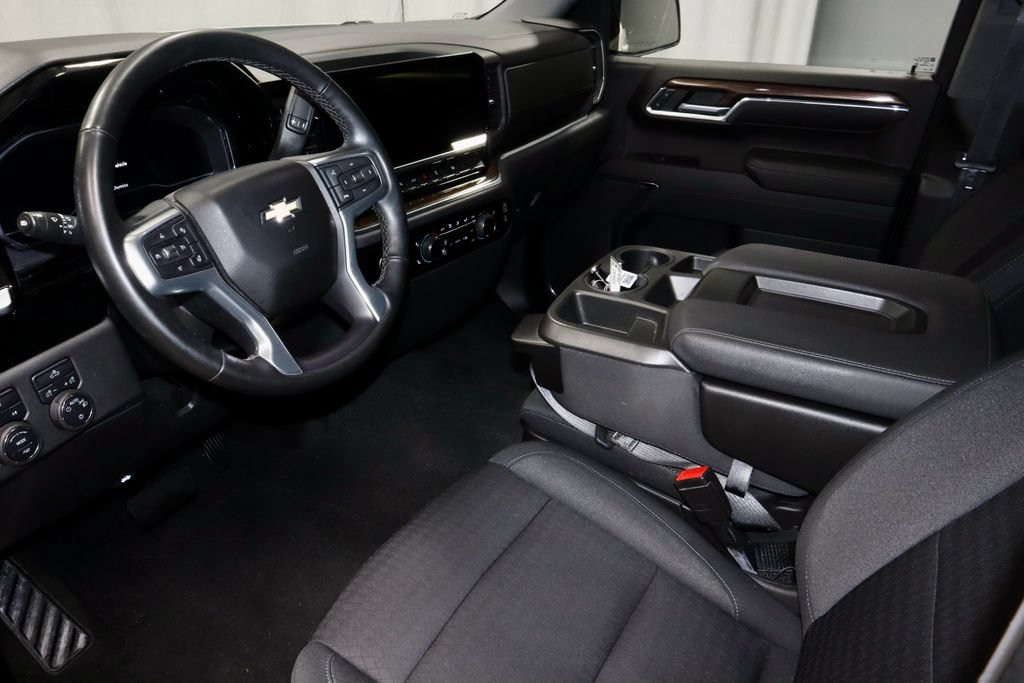 Used 2023 Chevrolet Silverado 1500 LT AWD/4WD image 23