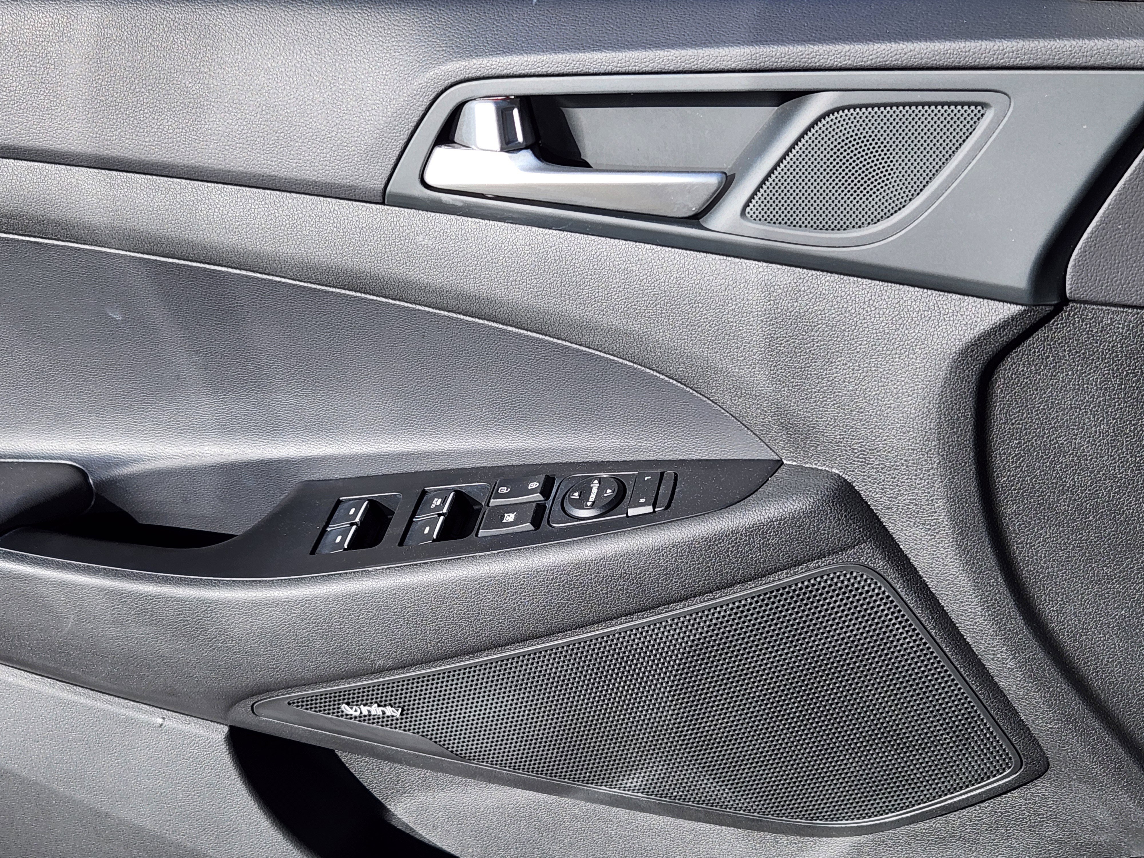 Certified 2021 Hyundai Tucson Limited w/ Cargo Package image 7