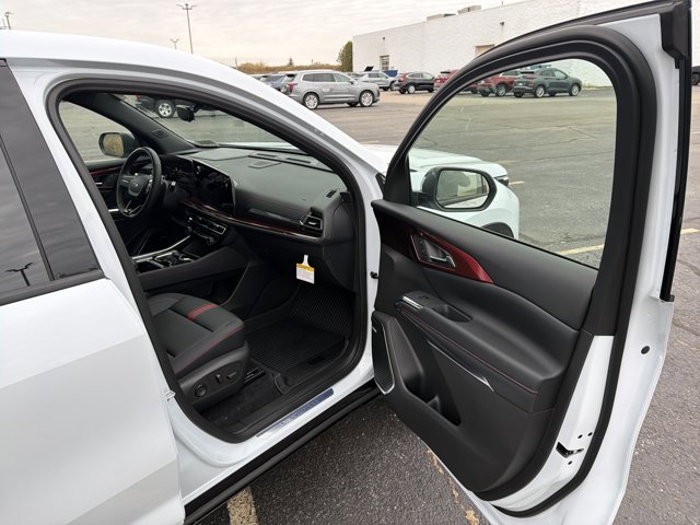 New 2026 Chevrolet Traverse RS image 32