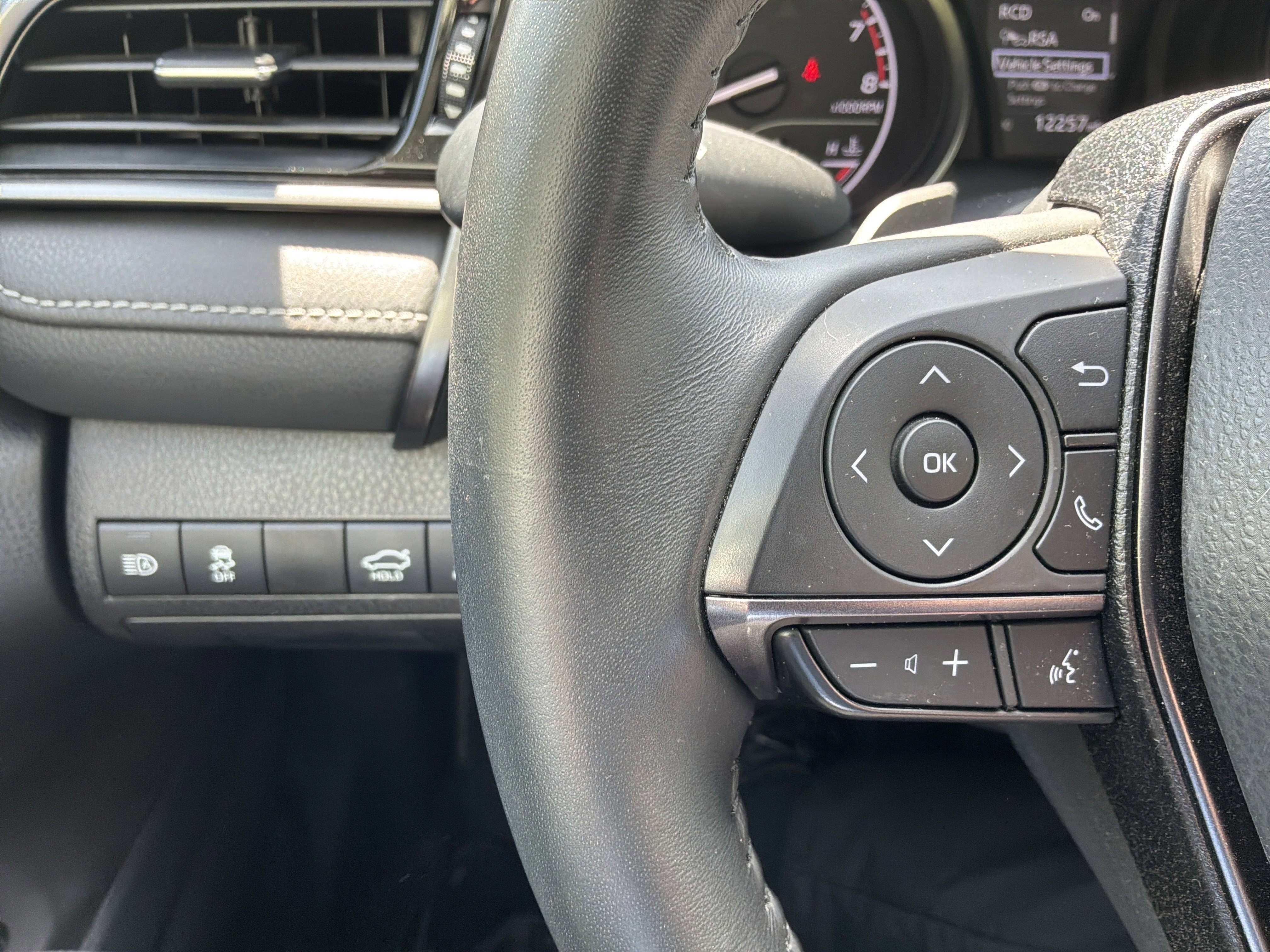 Used 2023 Toyota Camry SE w/ Convenience Package image 19