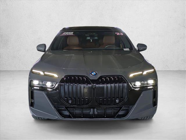 Used 2023 BMW i7 xDrive60 AWD/4WD image 2