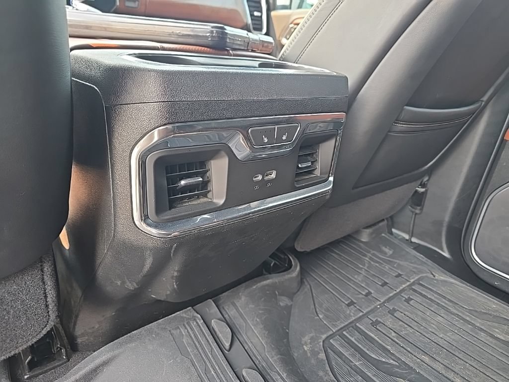Used 2024 GMC Sierra 3500 Denali Ultimate AWD/4WD image 15