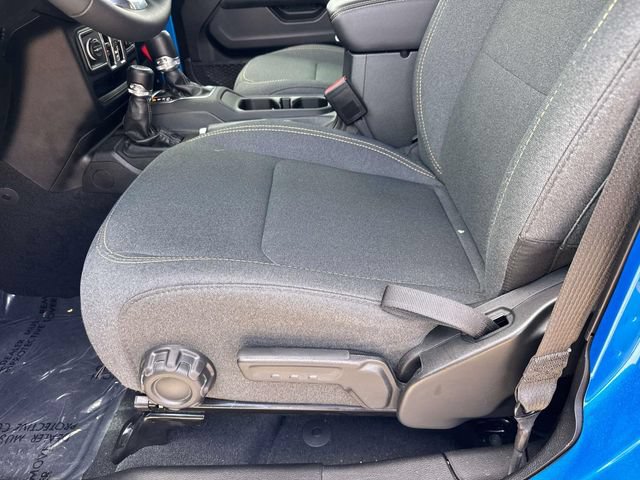 Used 2024 Jeep Wrangler Unlimited Sahara AWD/4WD image 23