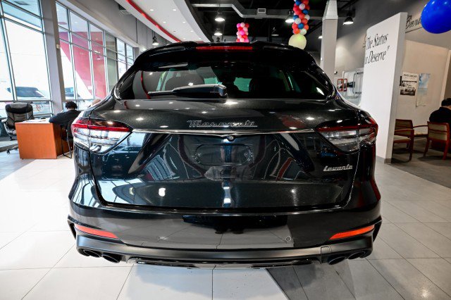 Used 2022 Maserati Levante Modena AWD/4WD image 7