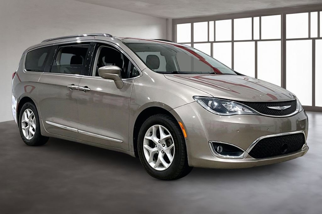 Used 2018 Chrysler Pacifica Touring-L Plus w/ Advanced Safetytec Group image 12