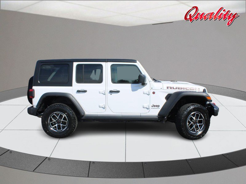 Used 2024 Jeep Wrangler Unlimited Rubicon AWD/4WD image 2