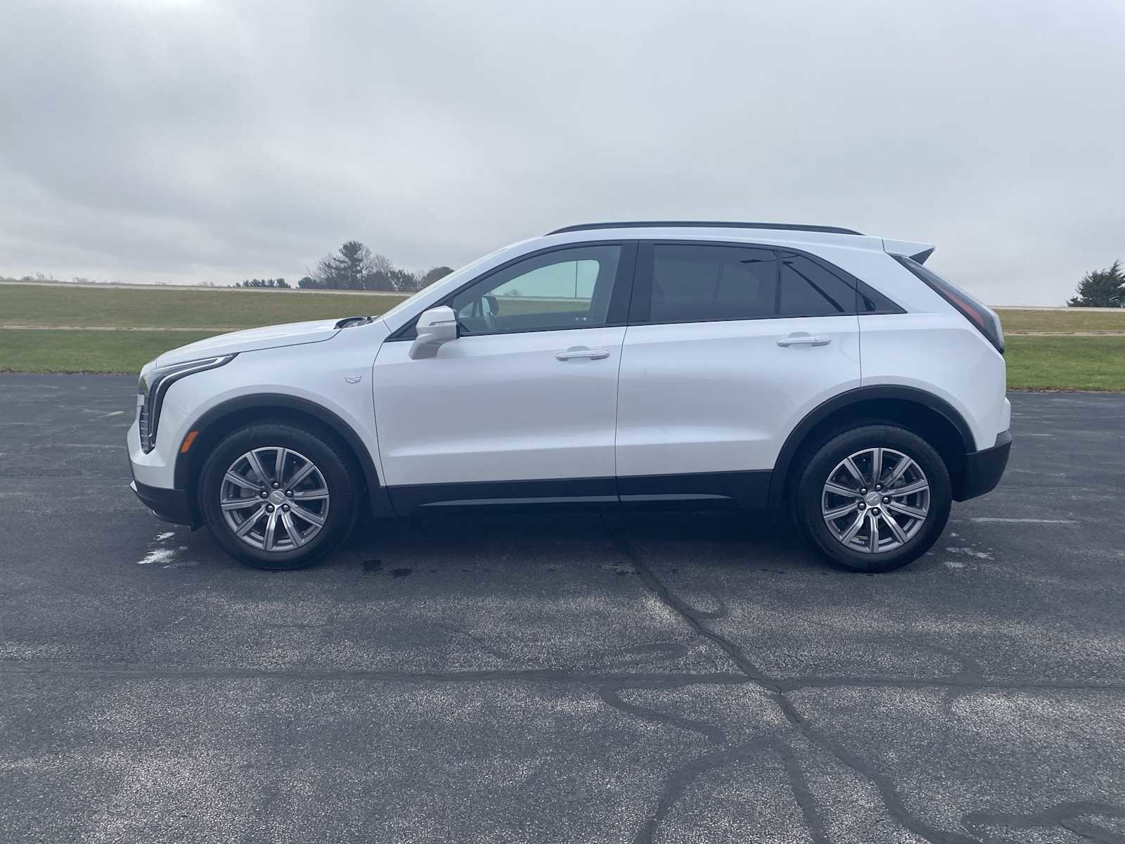 Used 2023 Cadillac XT4 Sport w/ Cold Weather Package image 10