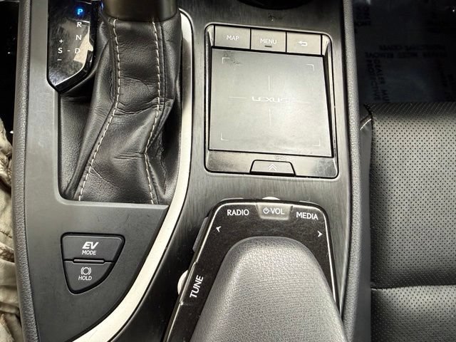 Used 2022 Lexus UX 250h w/ Luxury Package AWD/4WD image 39