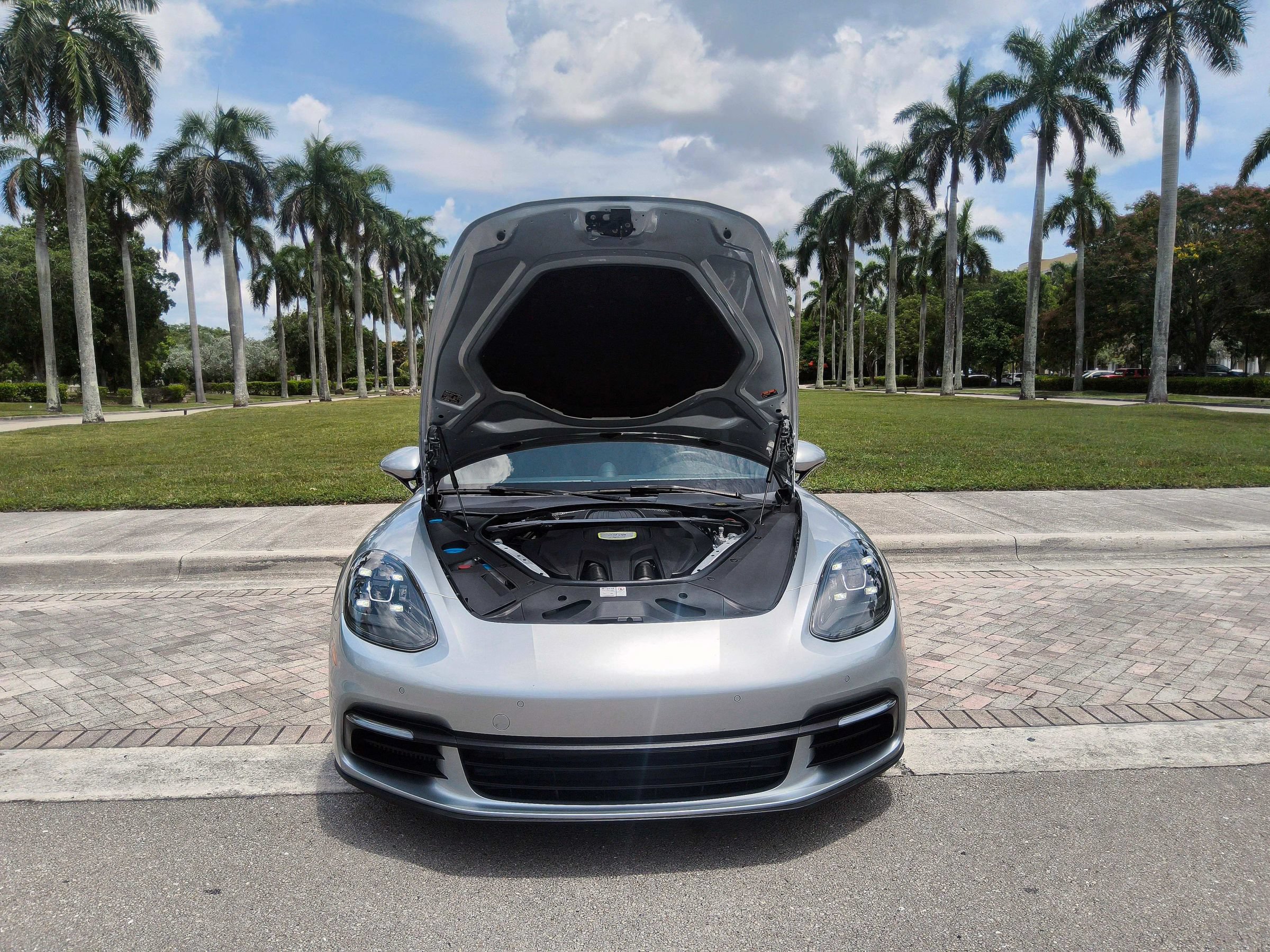 Used 2018 Porsche Panamera 4 AWD/4WD image 42