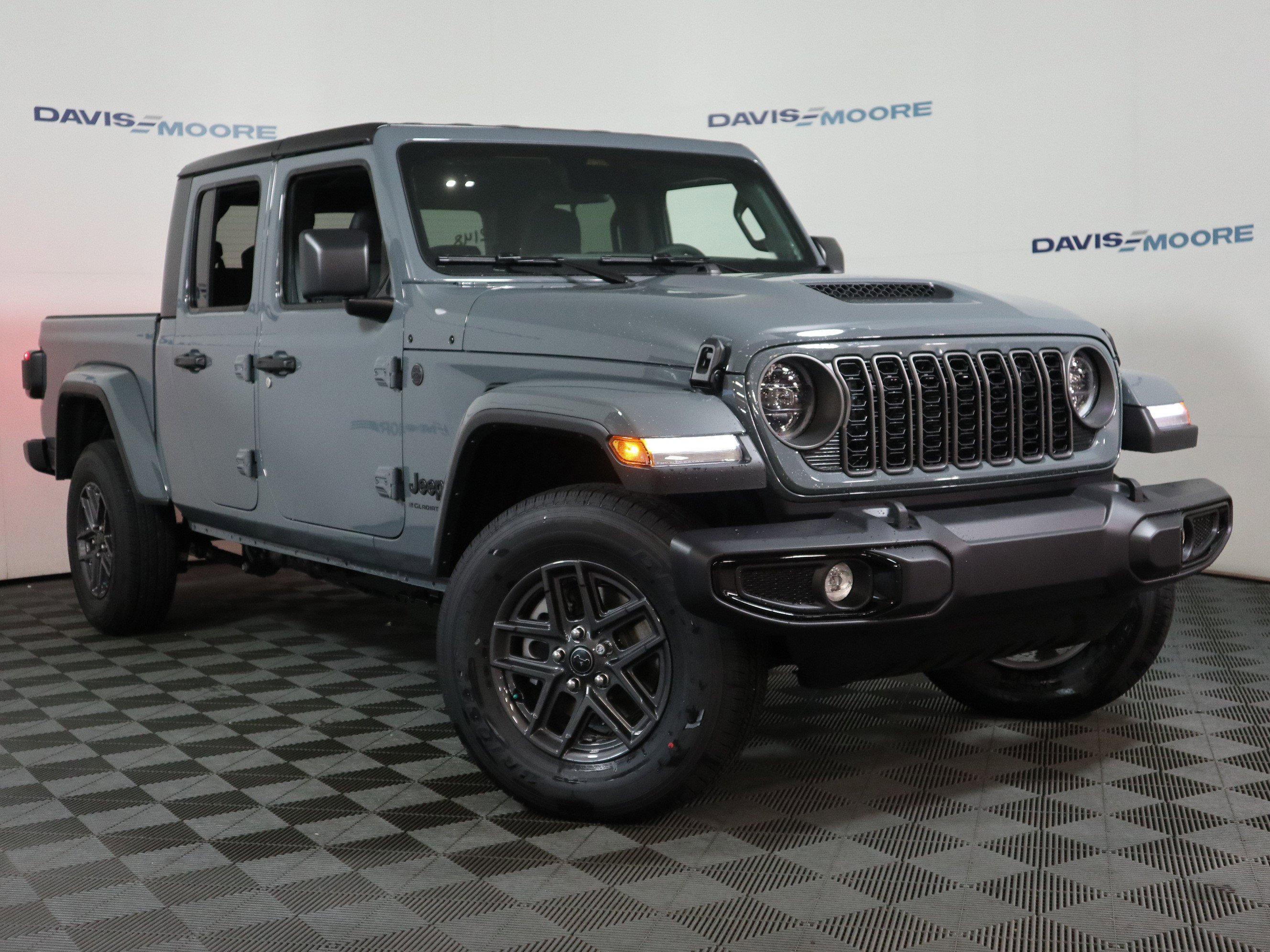New 2026 Jeep Gladiator Sport AWD/4WD image 2