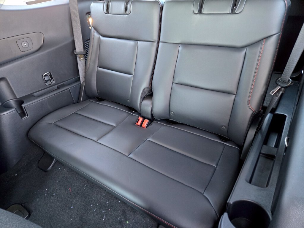 New 2026 Ford Explorer ST-Line w/ ST-Line Street Pack RWD image 2