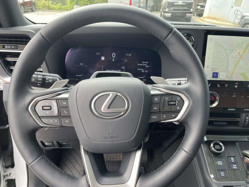 Used 2025 Lexus GX 550 w/ Accessory Package (2T) image 23