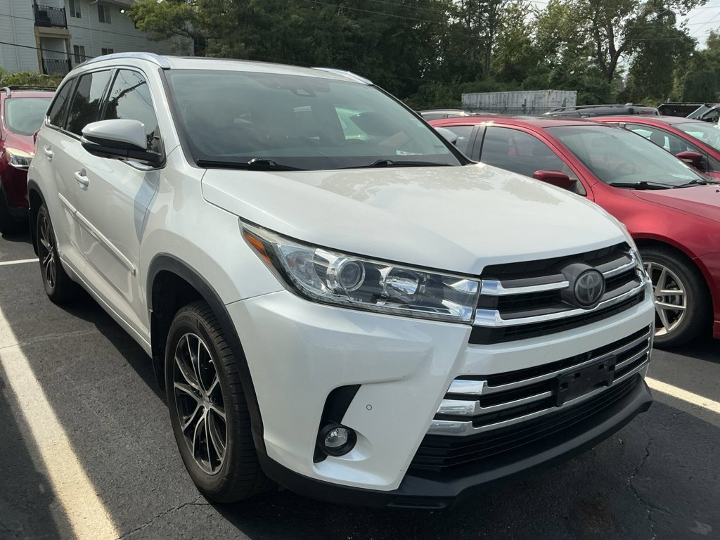 Used 2019 Toyota Highlander Limited Platinum AWD/4WD image 11