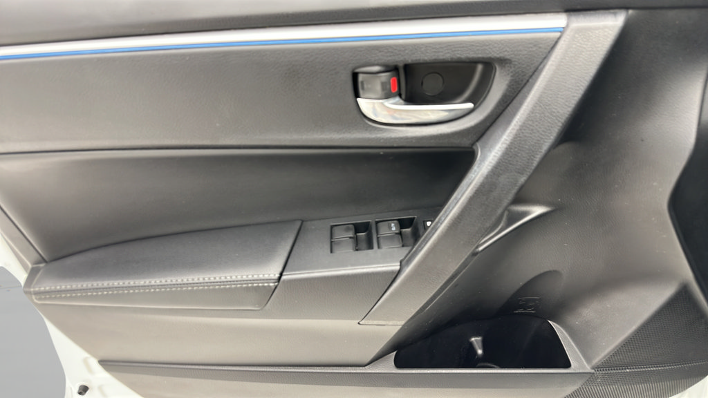 Used 2015 Toyota Corolla S FWD image 13