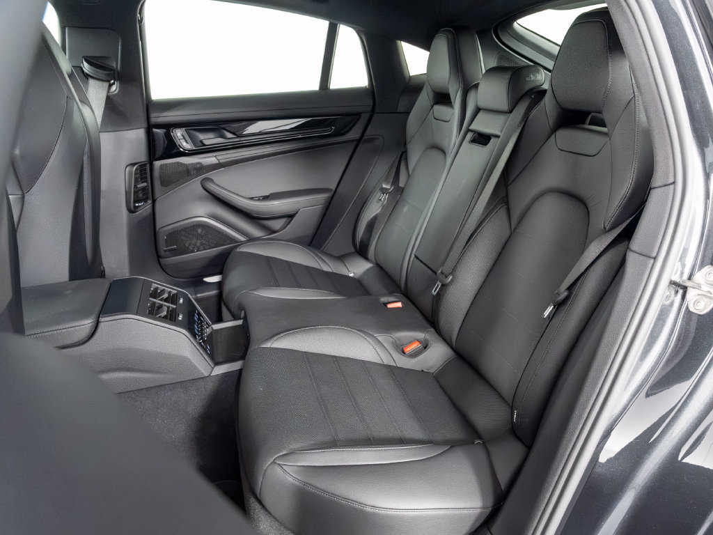Certified 2026 Porsche Panamera 4 AWD/4WD image 39