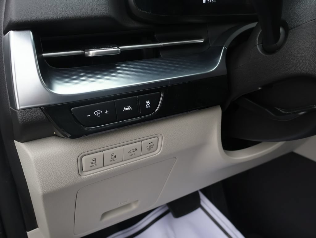Certified 2024 Kia Carnival SX Prestige FWD image 18