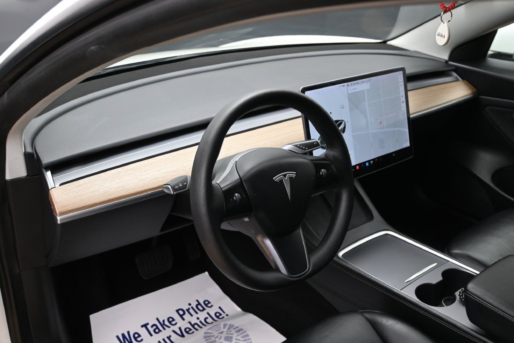Used 2021 Tesla Model 3 Standard Range Plus RWD image 9