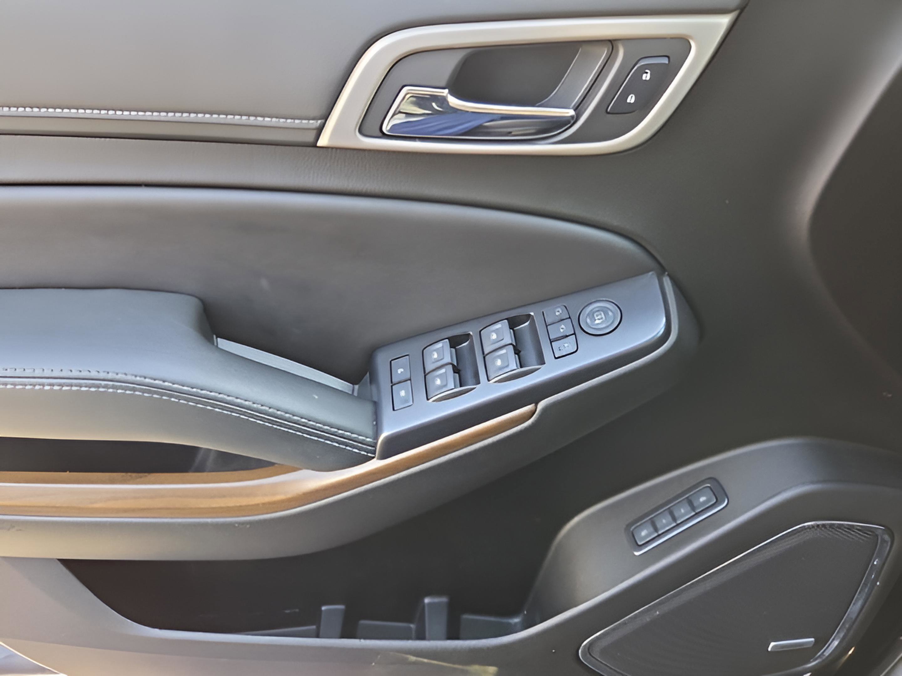 Used 2019 GMC Yukon Denali w/ Denali Ultimate Package AWD/4WD image 24