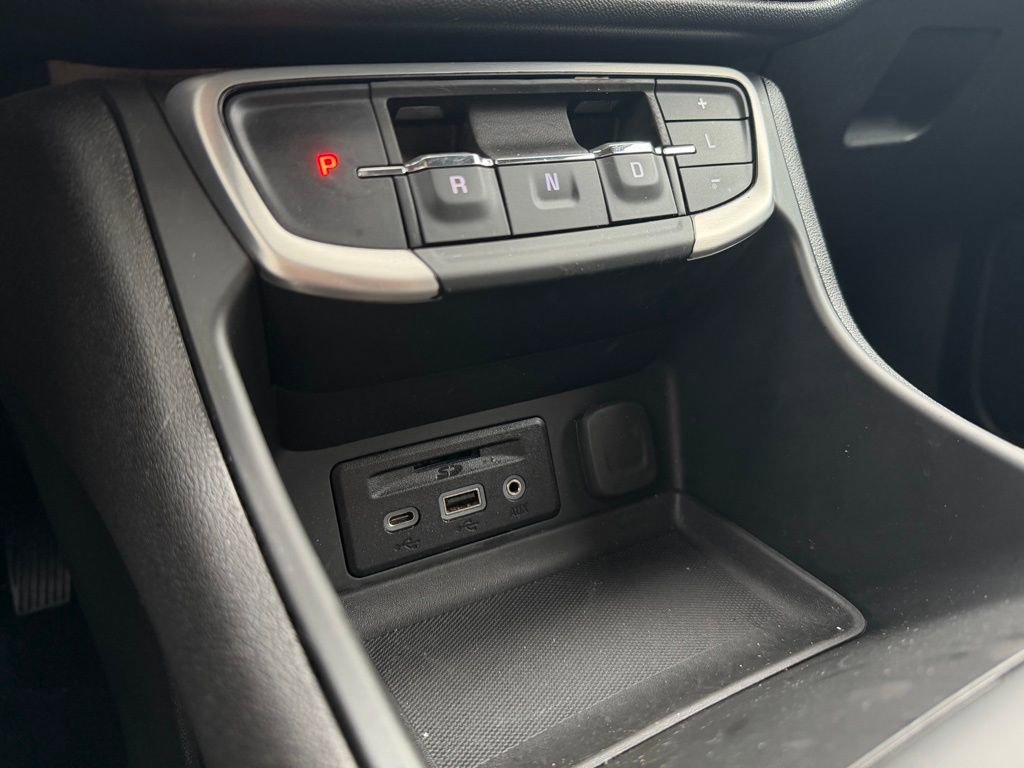 Used 2024 GMC Terrain SLT AWD/4WD image 21