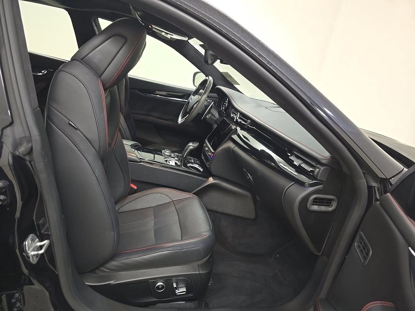 Used 2022 Maserati Quattroporte Modena Q4 AWD/4WD image 11