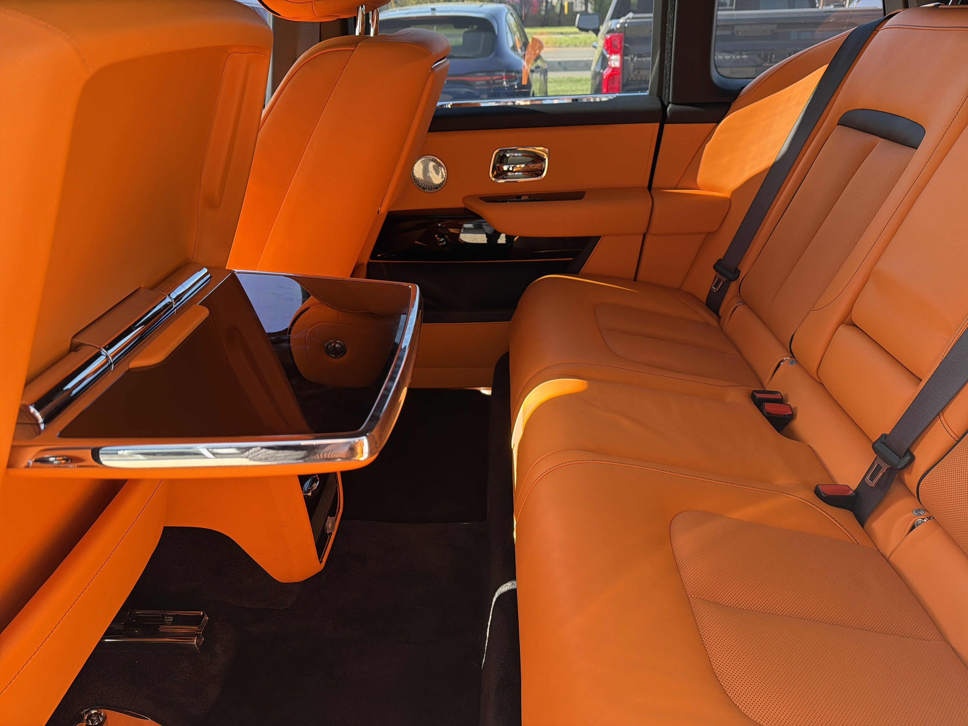 Used 2024 Rolls-Royce Cullinan w/ Dark Exterior Package image 42