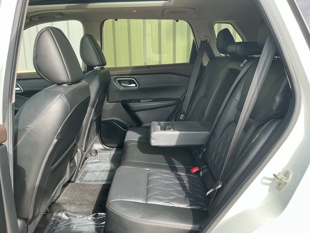 Used 2023 Nissan Rogue Platinum AWD/4WD image 18