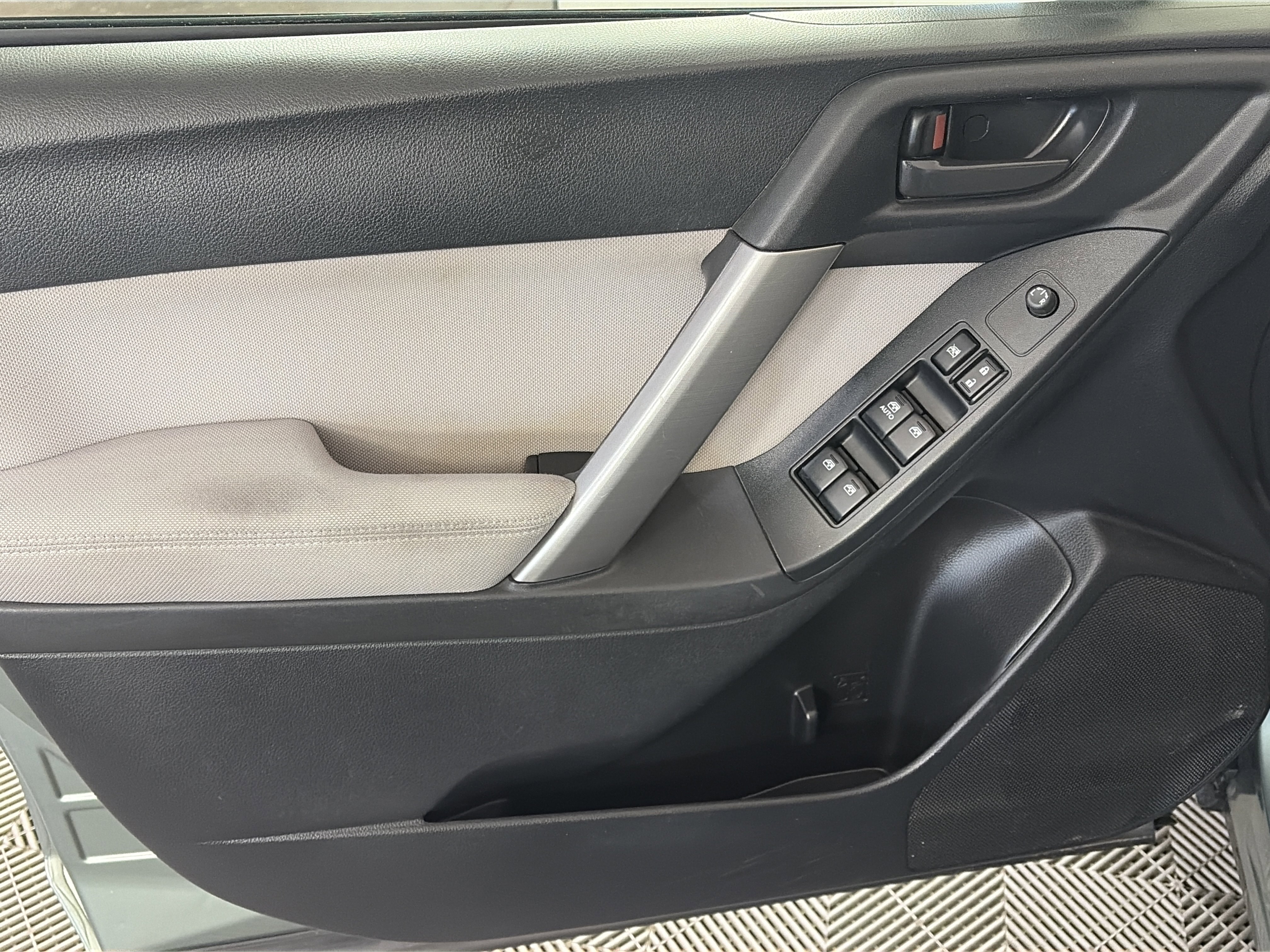 Used 2014 Subaru Forester 2.5i w/ Rugged Package #3 image 12