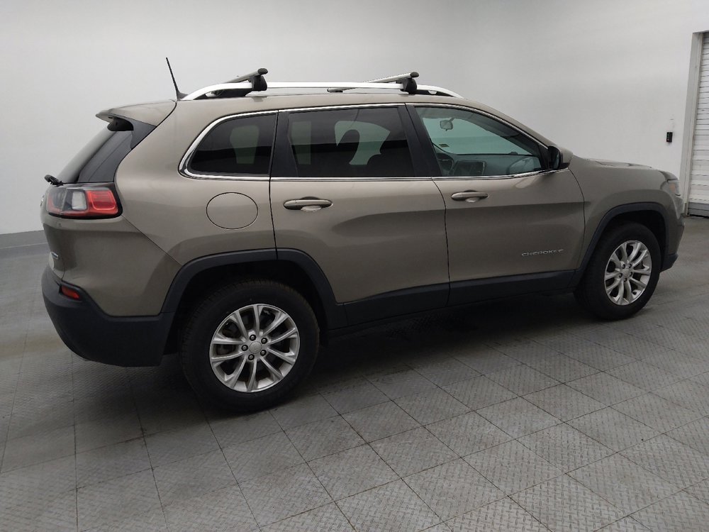 Used 2019 Jeep Cherokee Latitude w/ Cold Weather Group AWD/4WD image 10