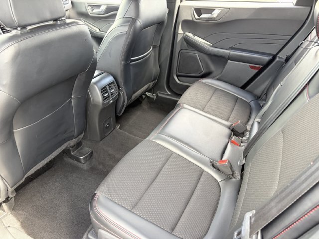 Used 2025 Ford Escape ST-Line Select AWD/4WD image 17