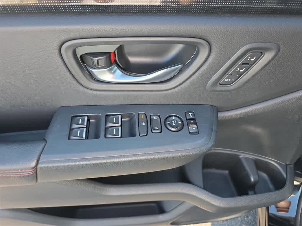 Certified 2025 Honda Pilot Black Edition image 21