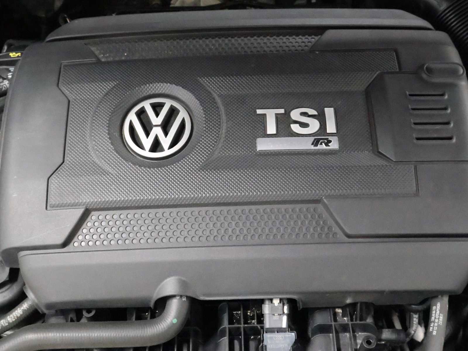 Used 2019 Volkswagen Golf R 4-Door AWD/4WD image 38