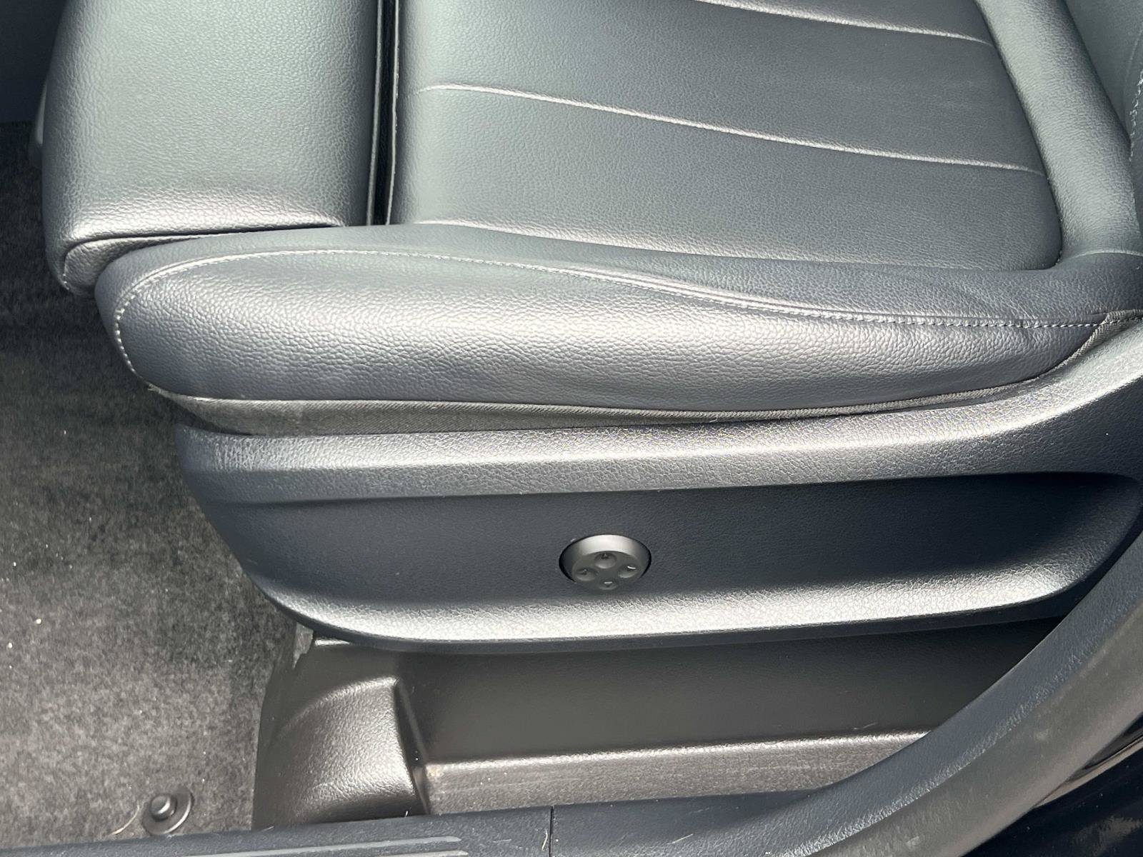 Used 2023 Mercedes-Benz GLB 250 image 19
