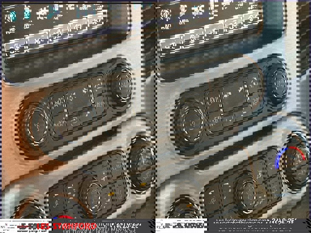 Used 2018 GMC Yukon XL SLT image 31