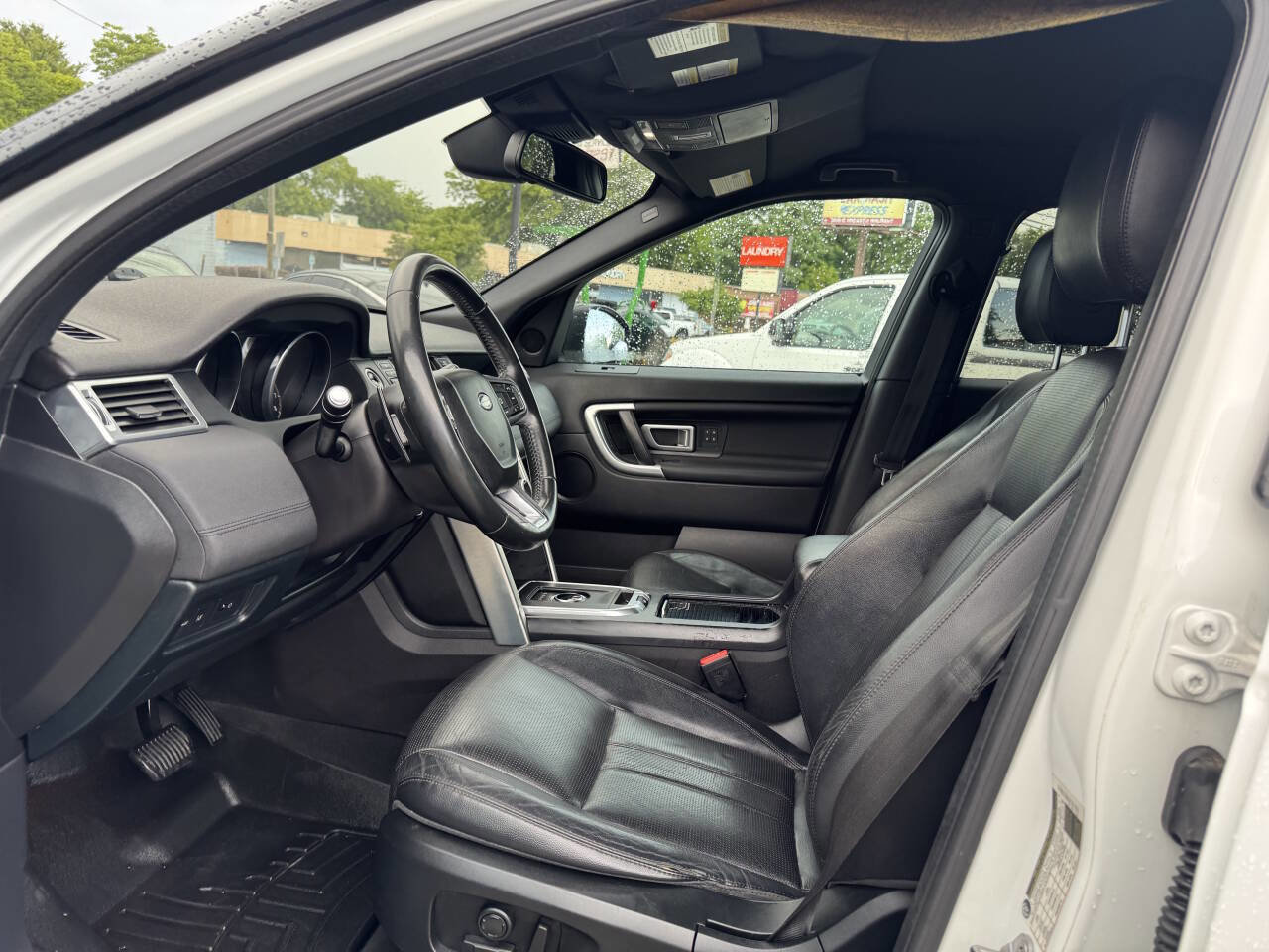 Used 2017 Land Rover Discovery Sport HSE image 24