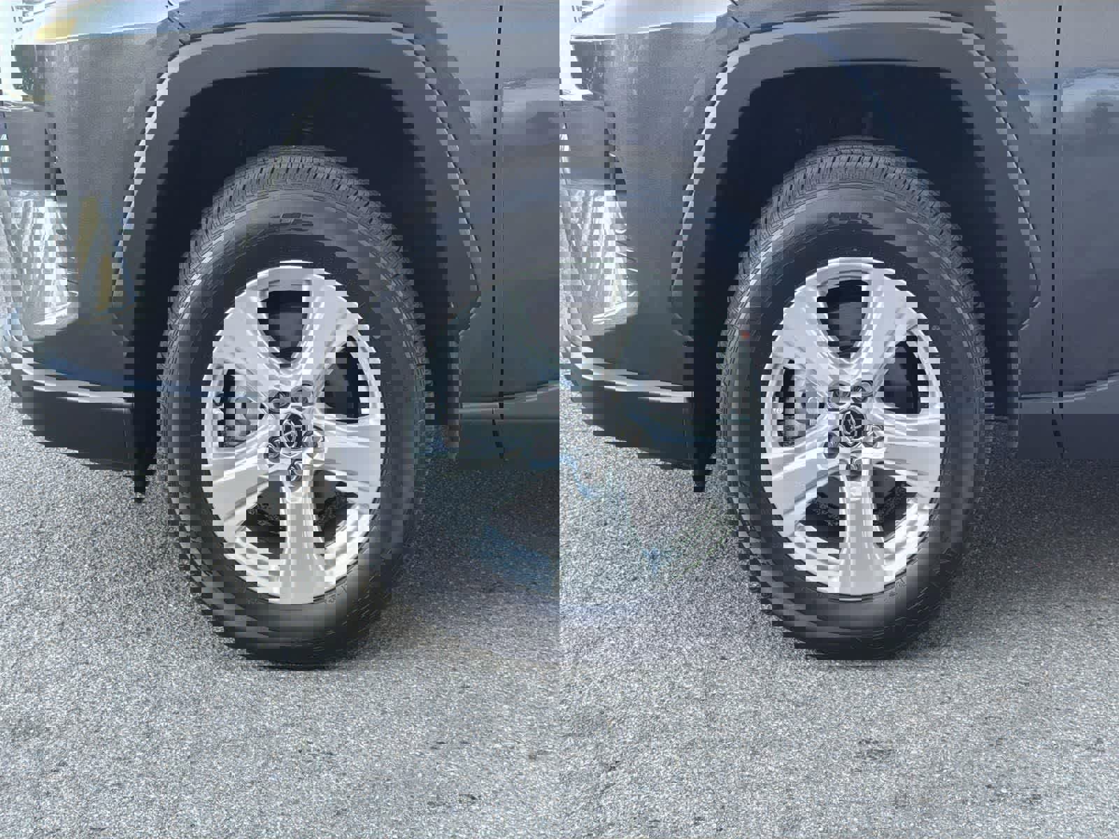 Used 2020 Toyota RAV4 XLE image 39